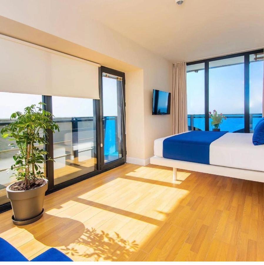 Orbi City Center Suite Batoumi Extérieur photo