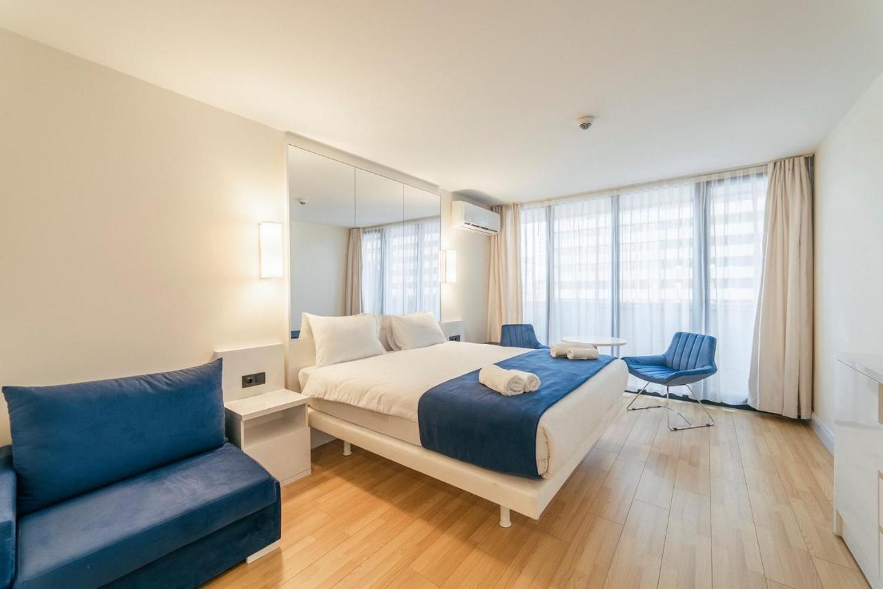 Orbi City Center Suite Batoumi Extérieur photo