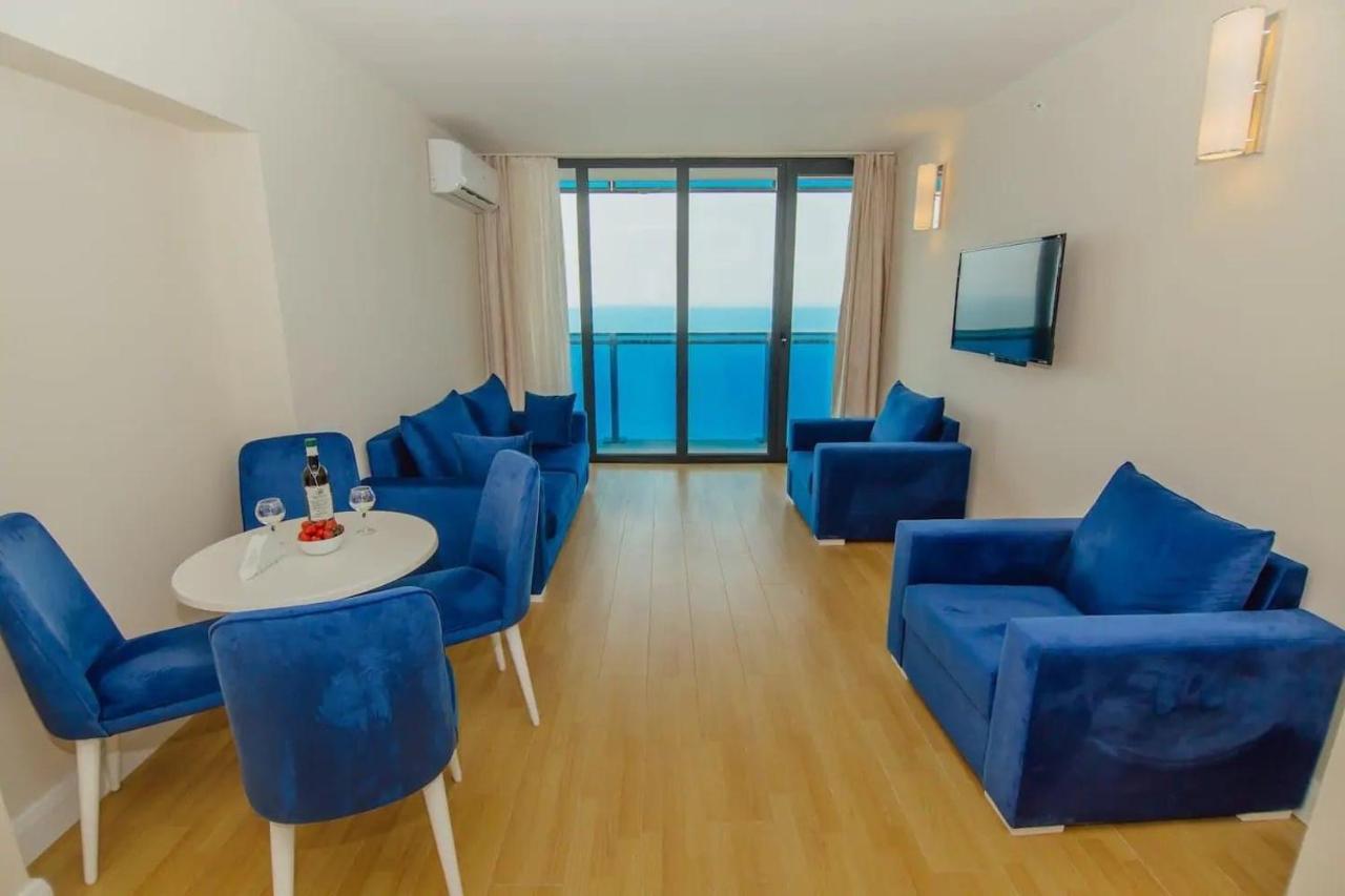 Orbi City Center Suite Batoumi Extérieur photo