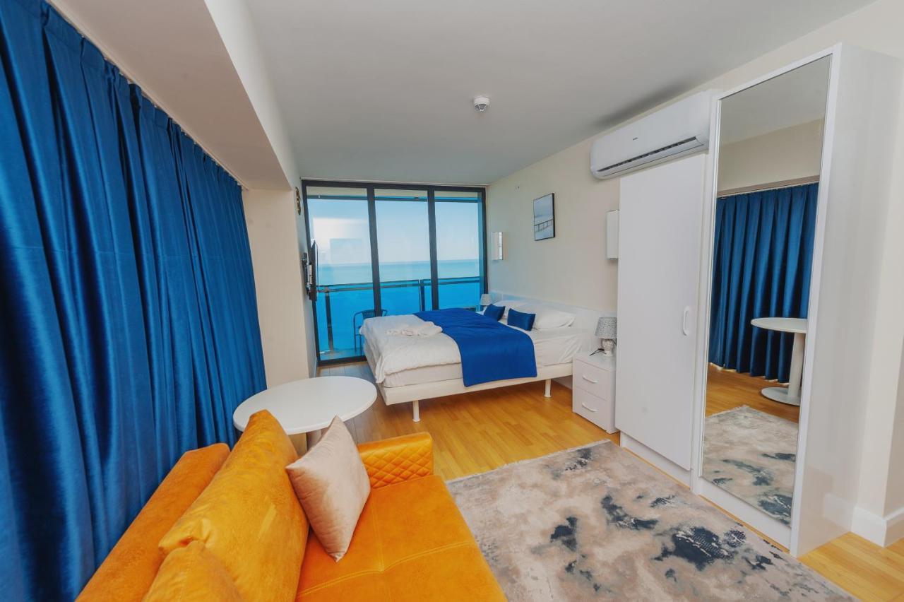 Orbi City Center Suite Batoumi Extérieur photo