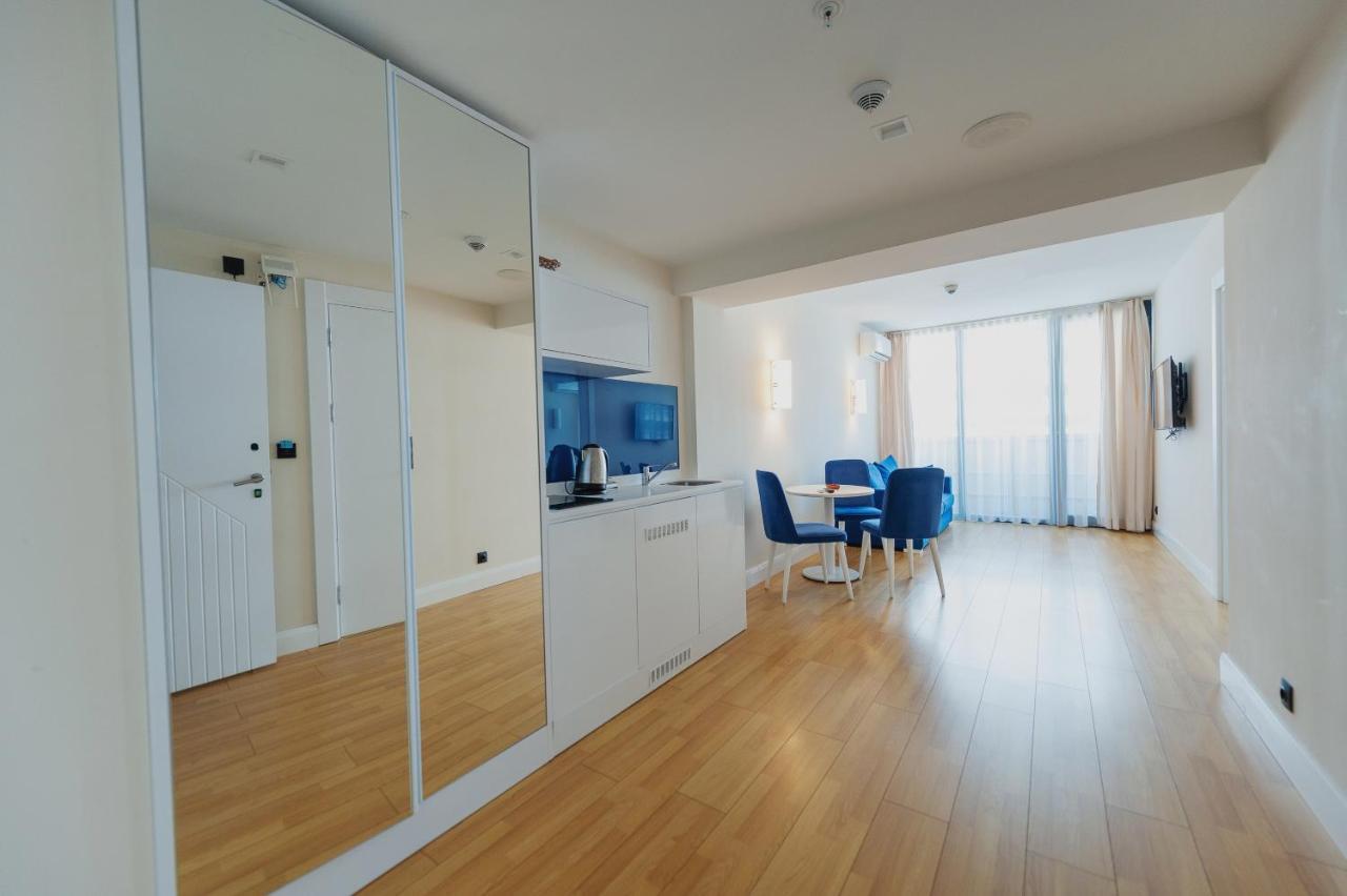Orbi City Center Suite Batoumi Extérieur photo