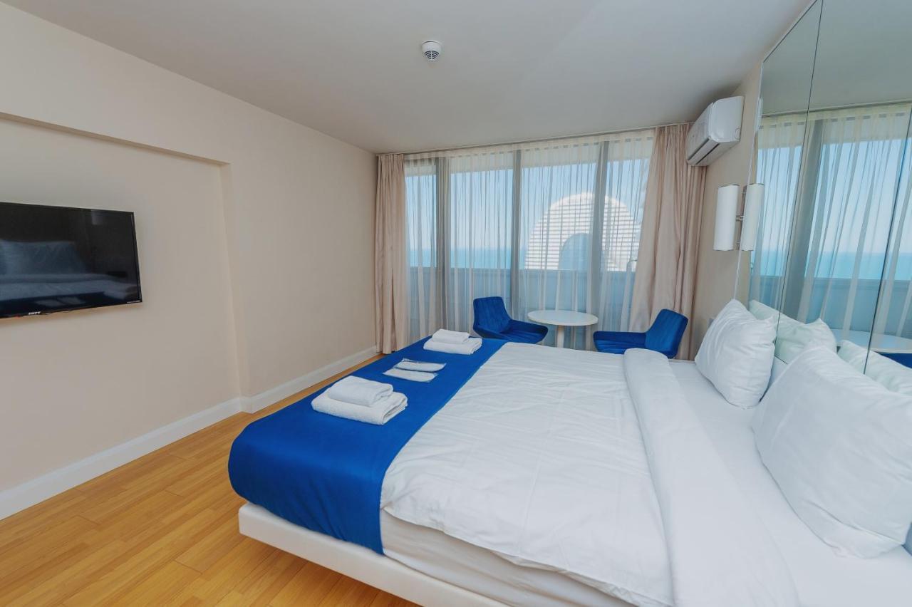 Orbi City Center Suite Batoumi Extérieur photo